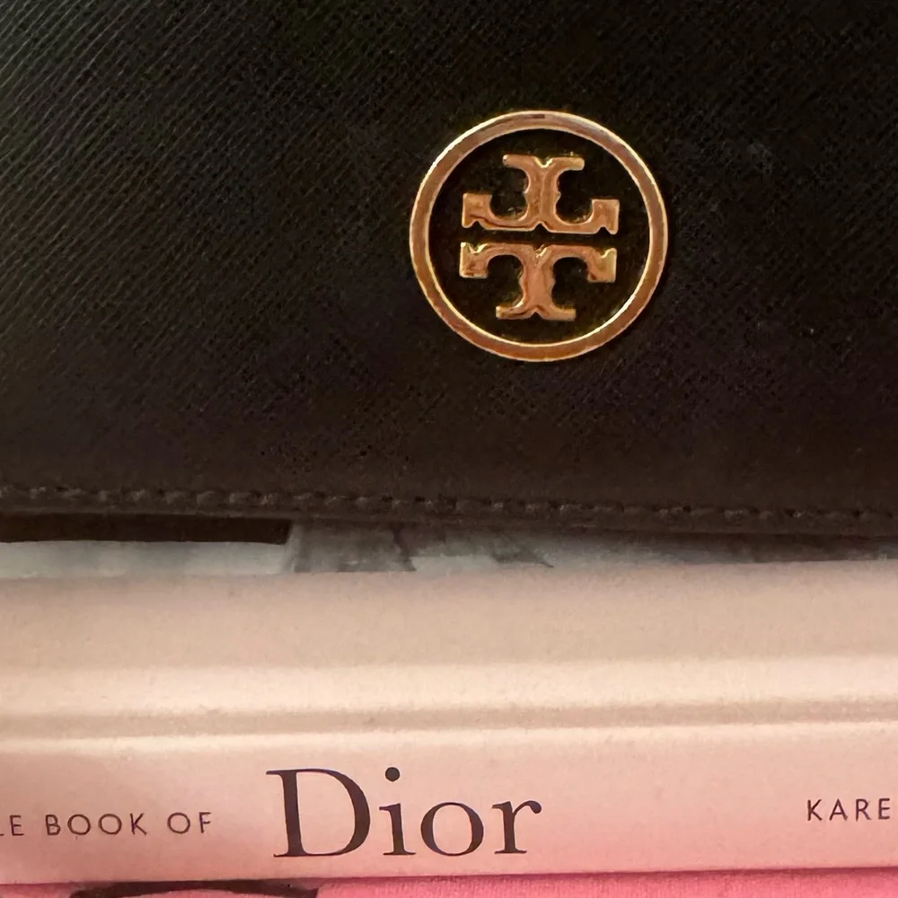 Tory Burch Robinson Black and Gold Chain Mini Saffiano Leather CrossBody Bag - Picture 3 of 14